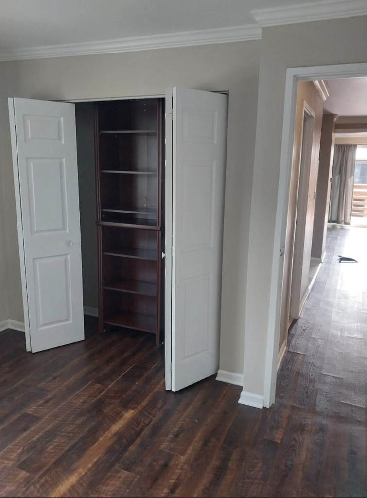 629 W 65th Street - Photo 7