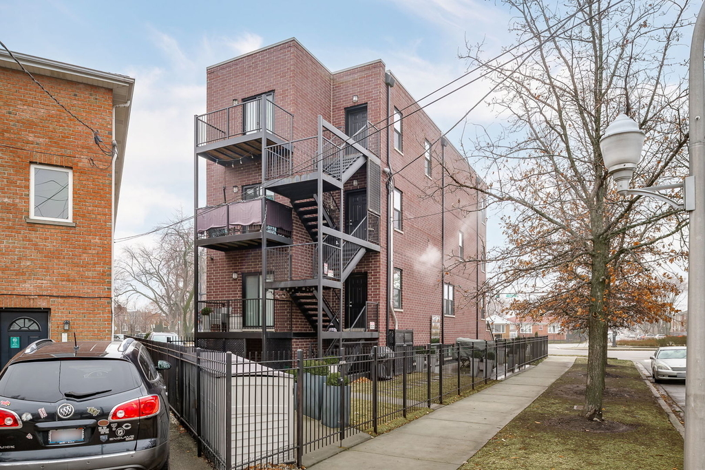 5979 N Elston Avenue - Photo 19