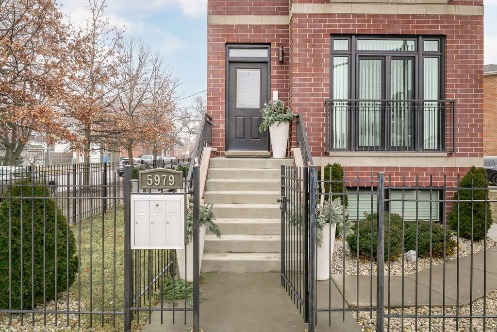 5979 N Elston Avenue - Photo 1