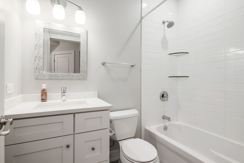 5979 N Elston Avenue - Photo 12