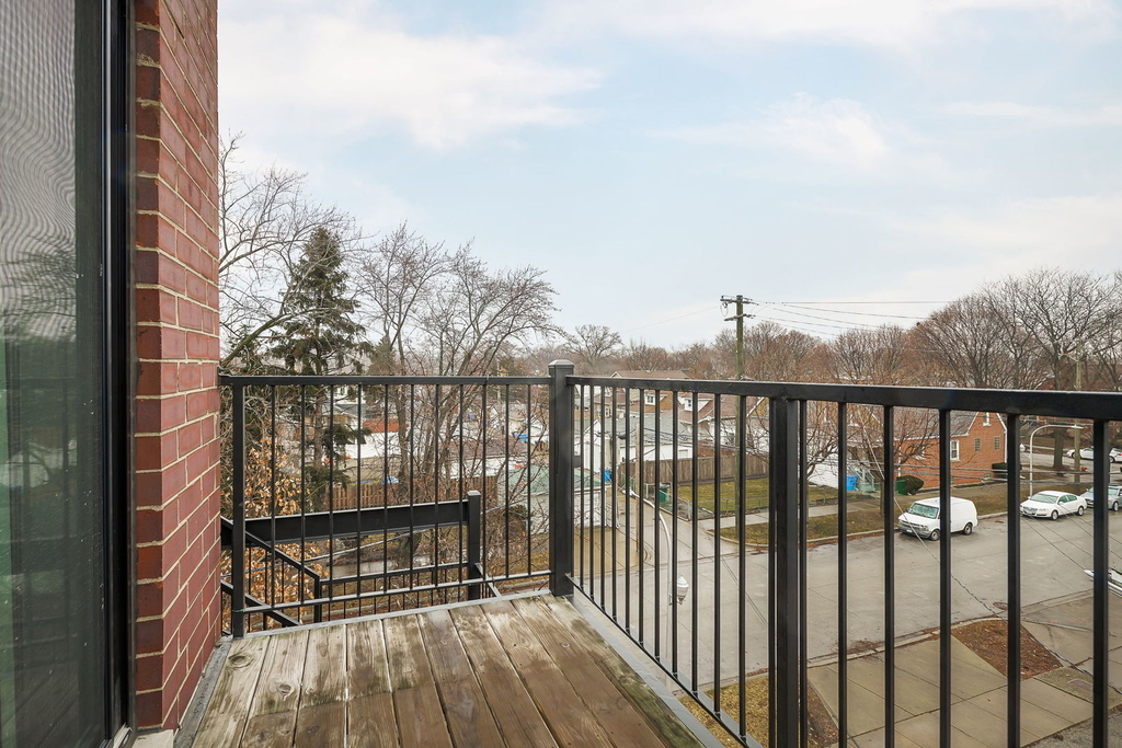 5979 N Elston Avenue - Photo 16