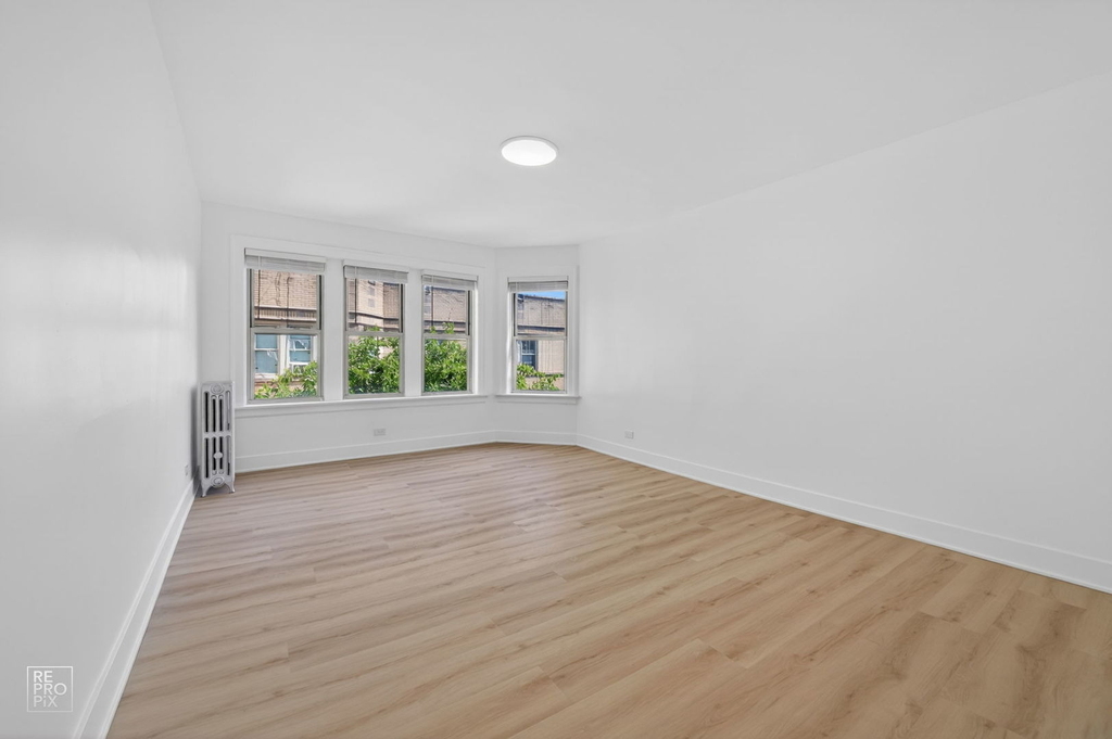 6312 N Artesian Avenue - Photo 4