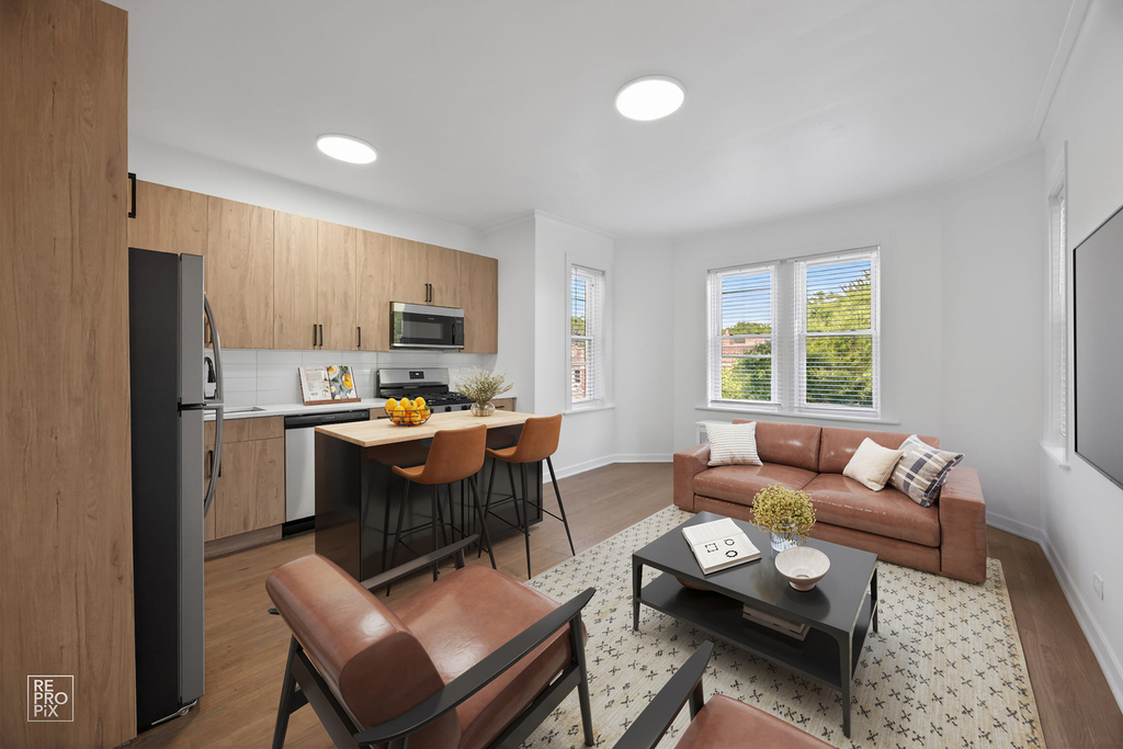 6511 N Leavitt Avenue - Photo 3