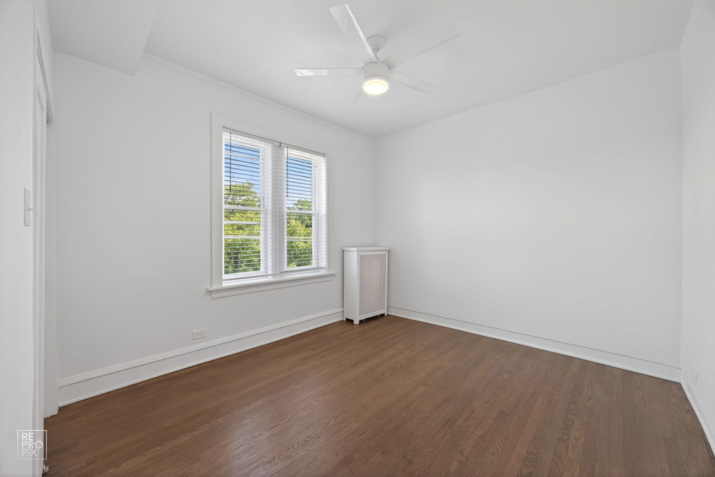 6511 N Leavitt Avenue - Photo 9