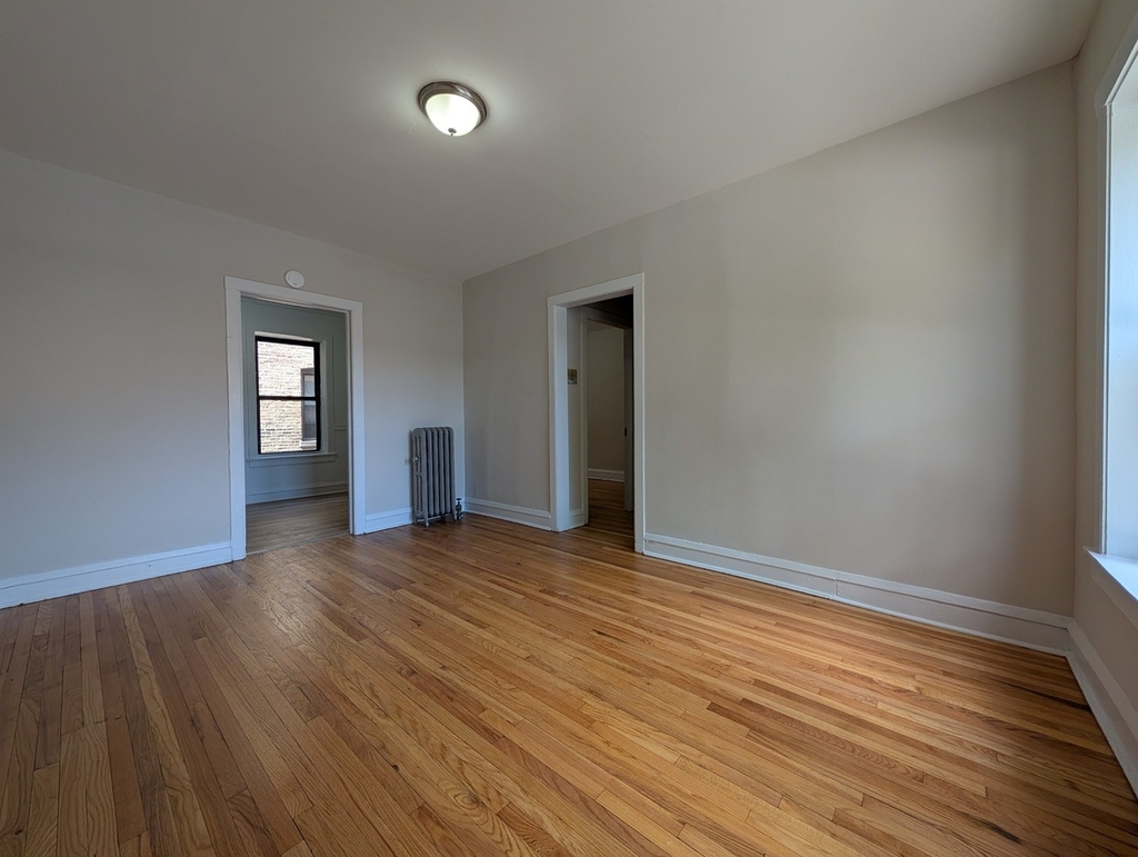 2700 N Spaulding Avenue - Photo 2