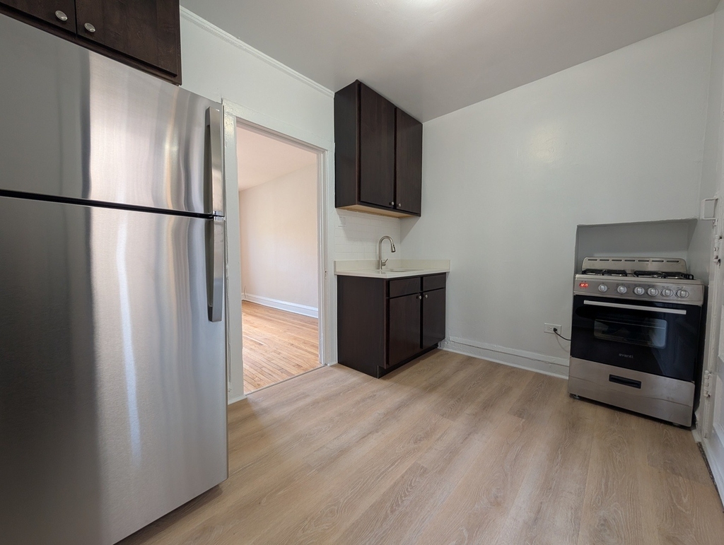 2700 N Spaulding Avenue - Photo 9