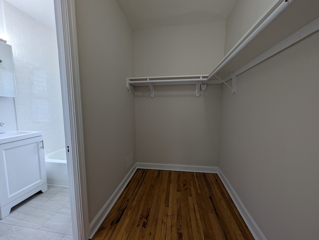 2700 N Spaulding Avenue - Photo 6