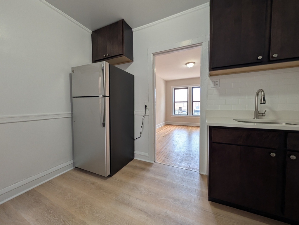 2700 N Spaulding Avenue - Photo 11