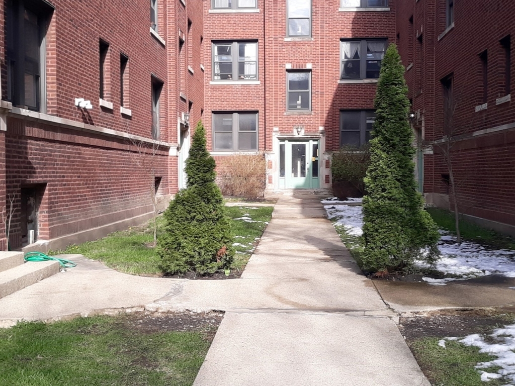 2639 N Spaulding Avenue - Photo 0
