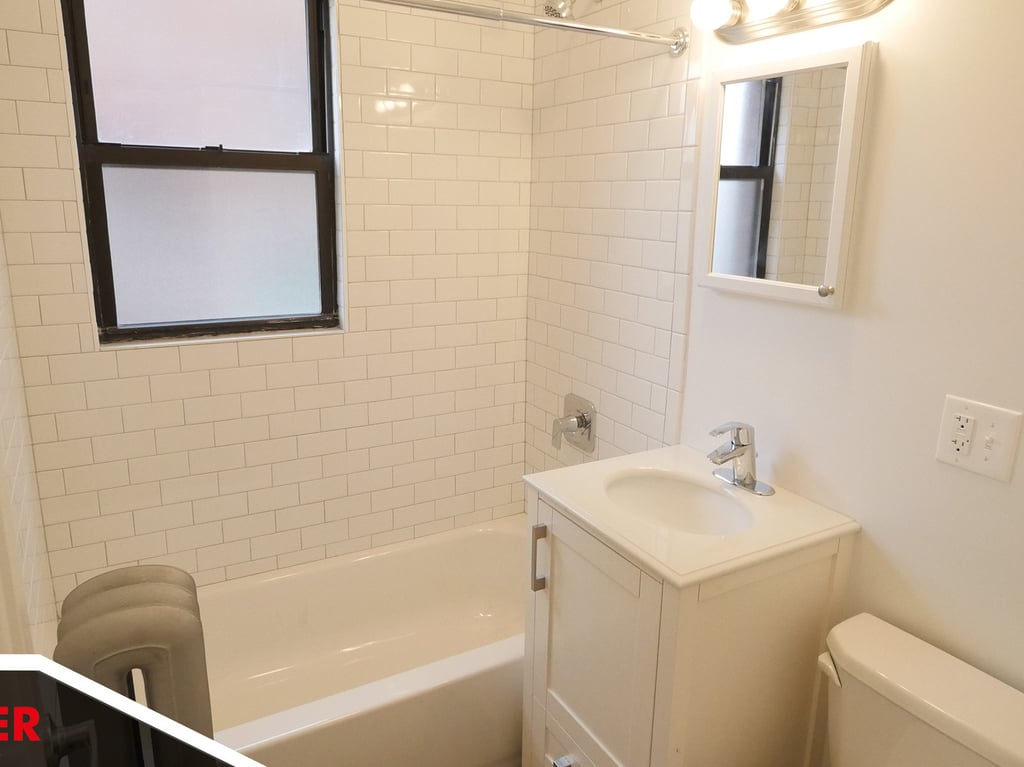 2639 N Spaulding Avenue - Photo 10
