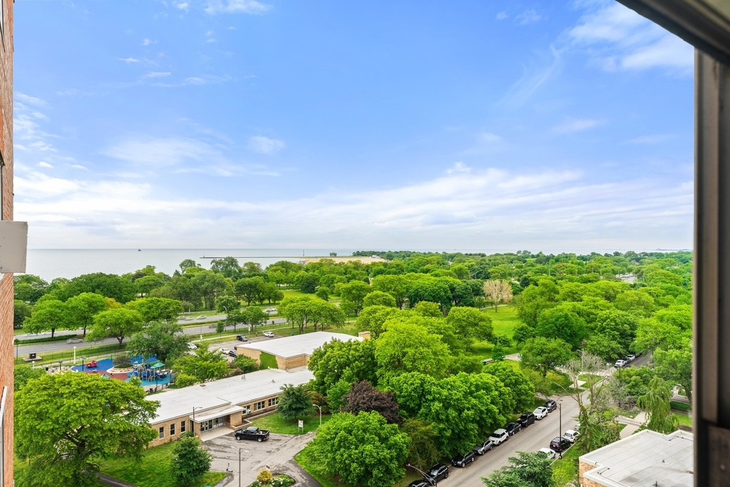4950 N Marine Drive - Photo 7