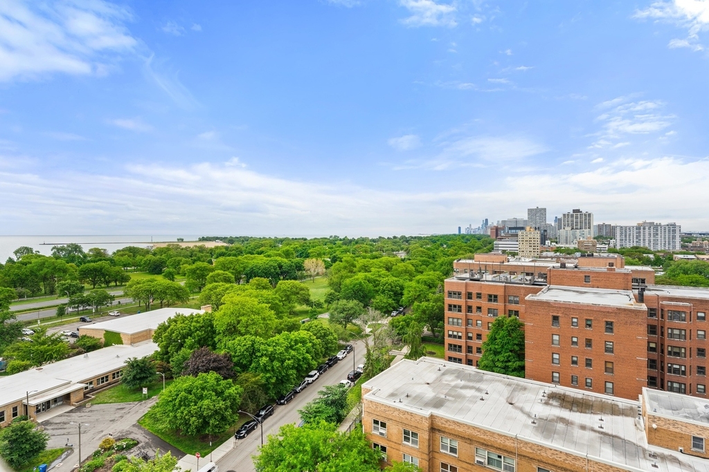 4950 N Marine Drive - Photo 8