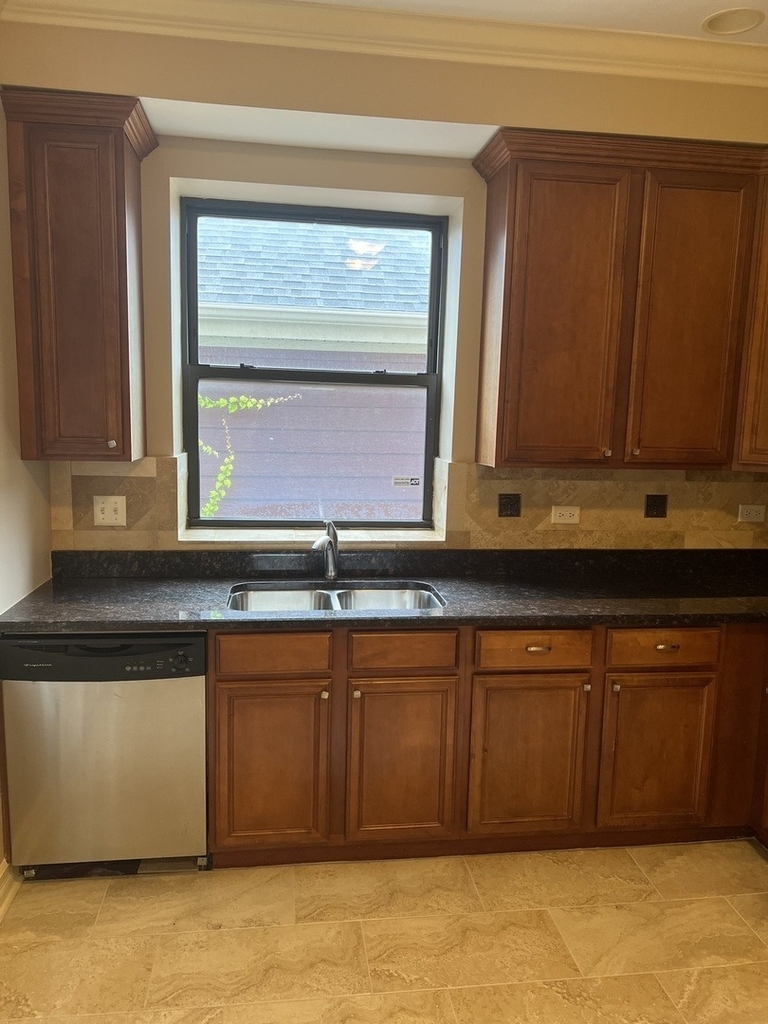 1367 E 64th Street - Photo 14