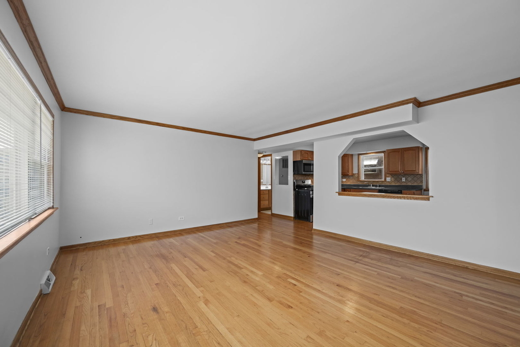 8610 W Summerdale Avenue - Photo 2