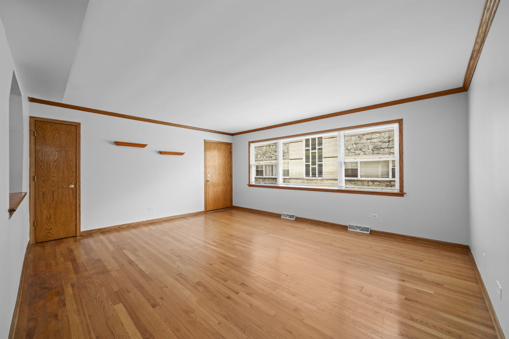 8610 W Summerdale Avenue - Photo 4