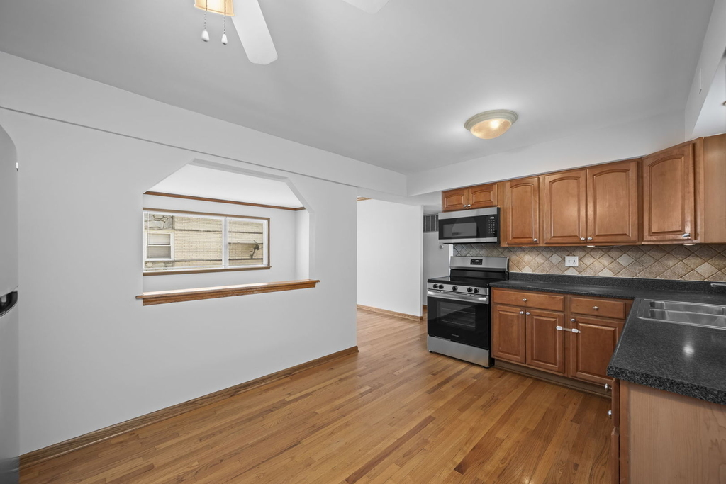 8610 W Summerdale Avenue - Photo 6