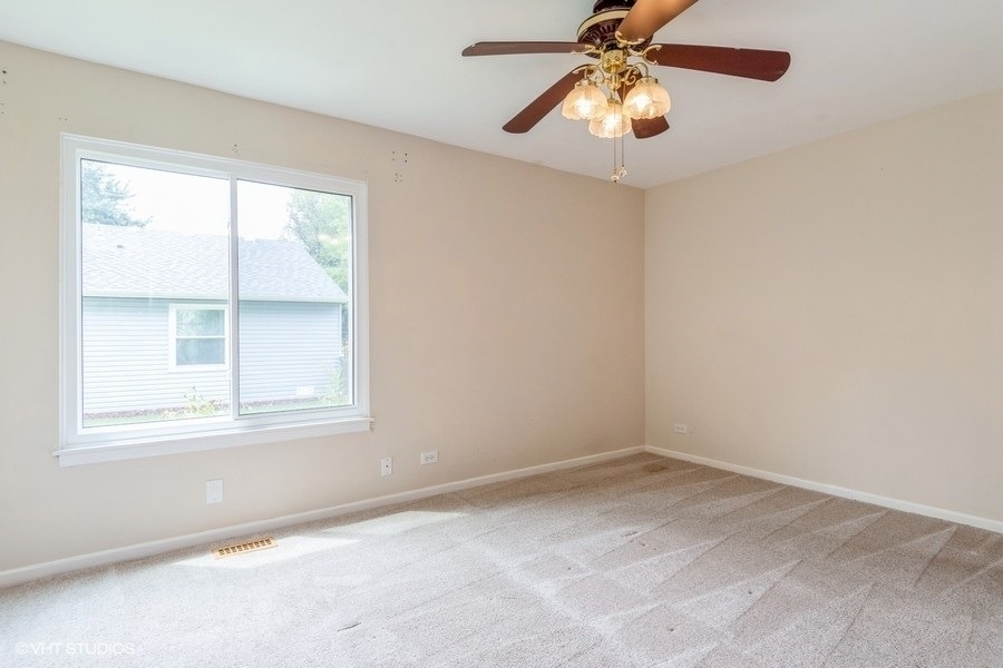 421 Bayview Avenue - Photo 5