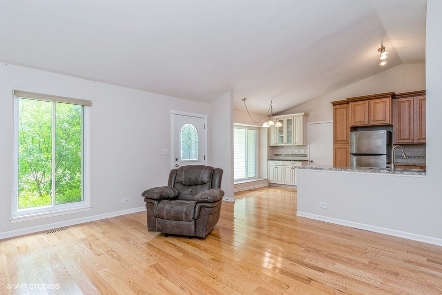 421 Bayview Avenue - Photo 1