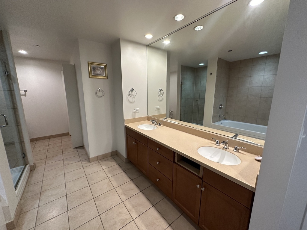 130 N Garland Court - Photo 16