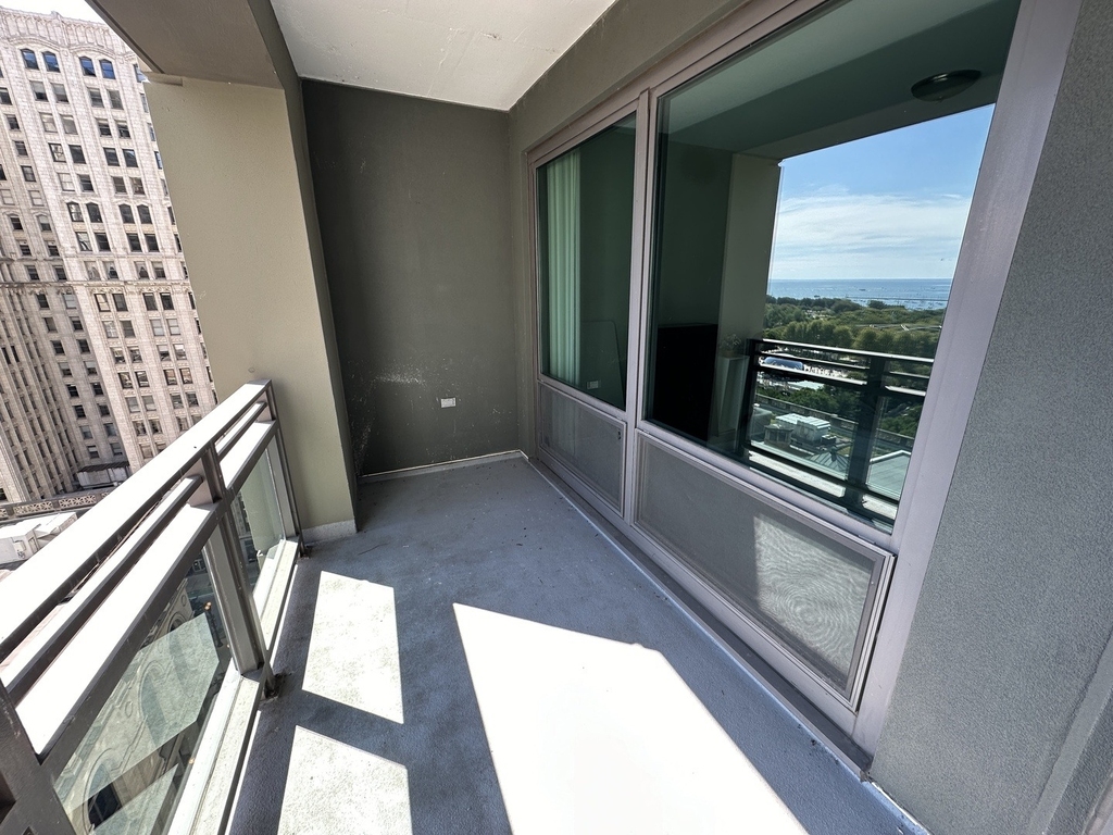 130 N Garland Court - Photo 8
