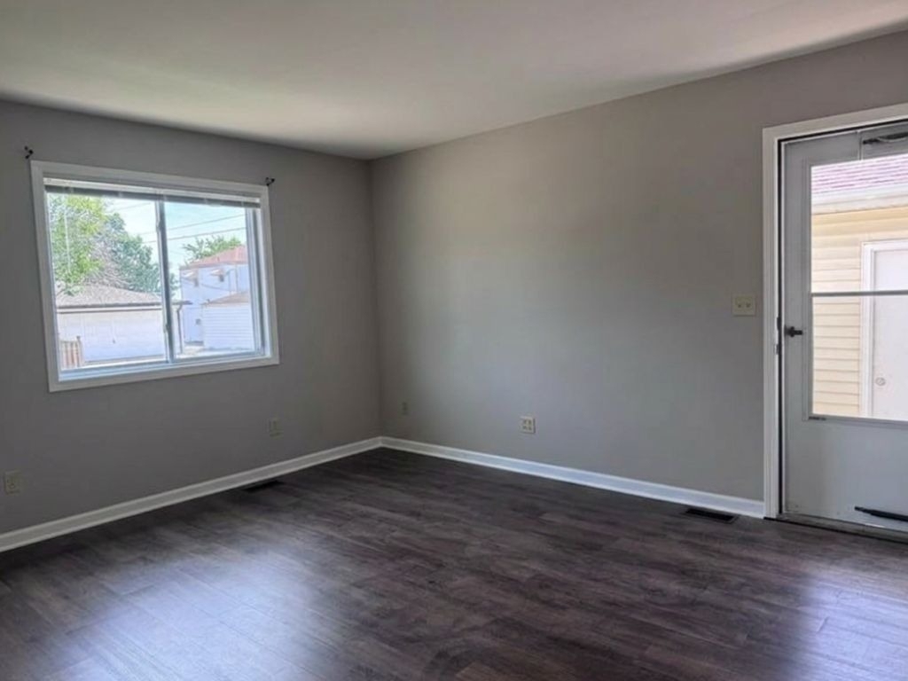 1353 Lakeview Avenue - Photo 3