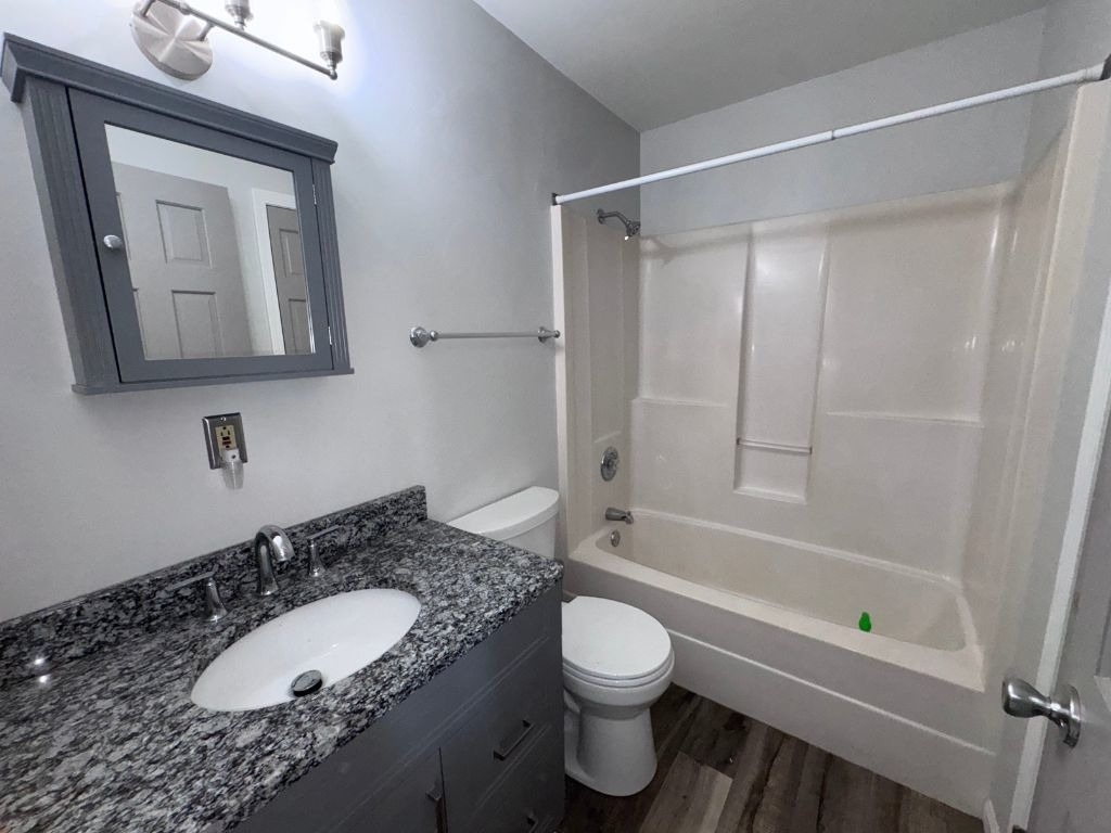 1353 Lakeview Avenue - Photo 4