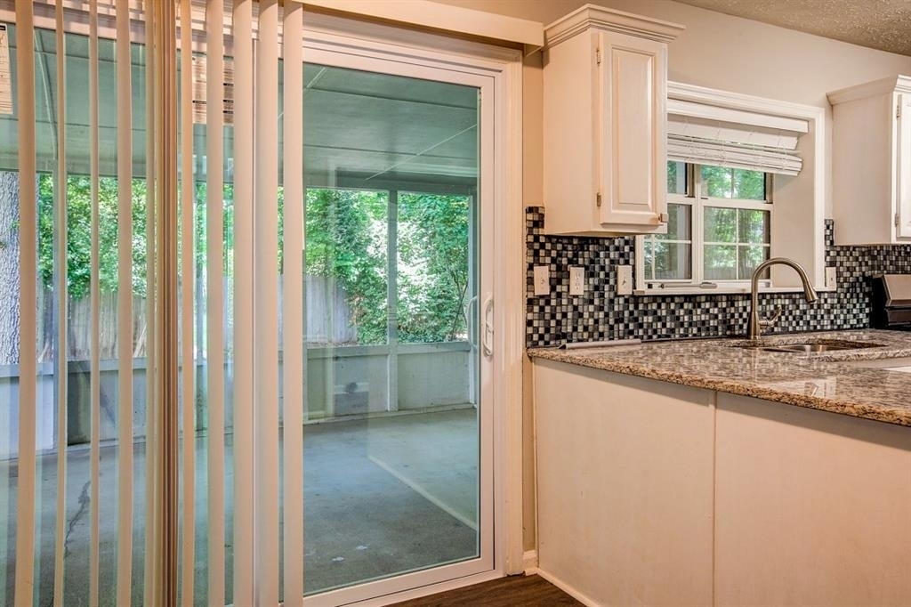 4940 Tanners Spring Drive - Photo 2