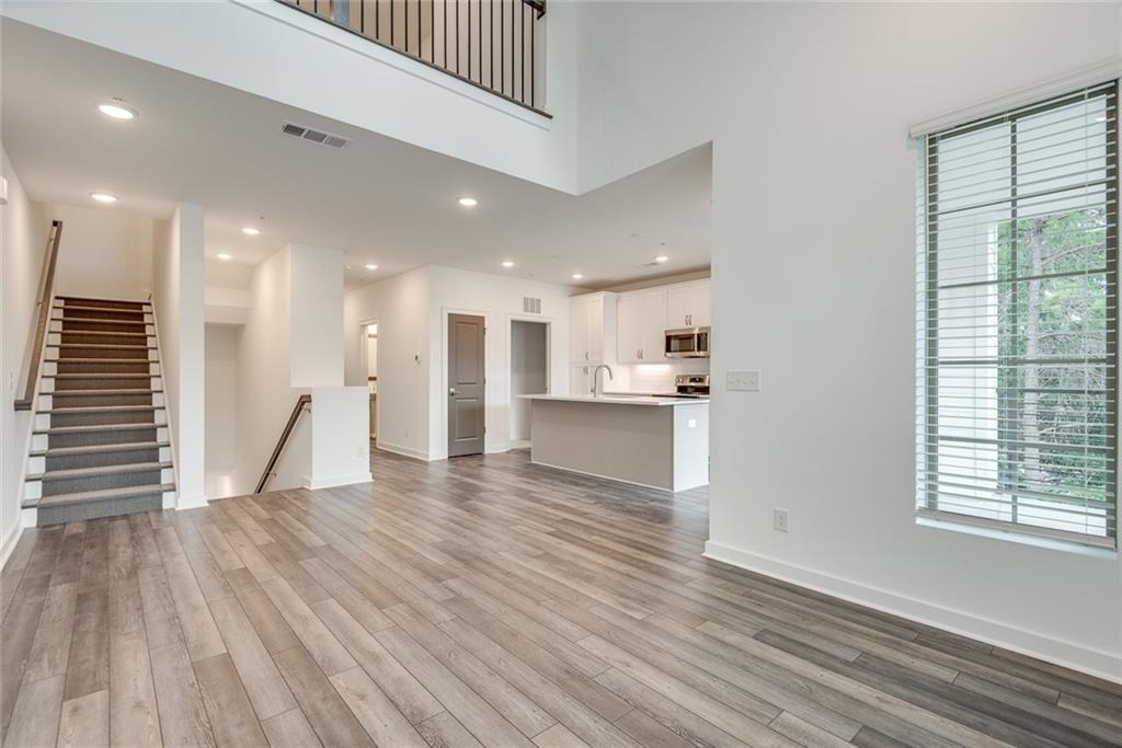513 Burton Drive - Photo 3