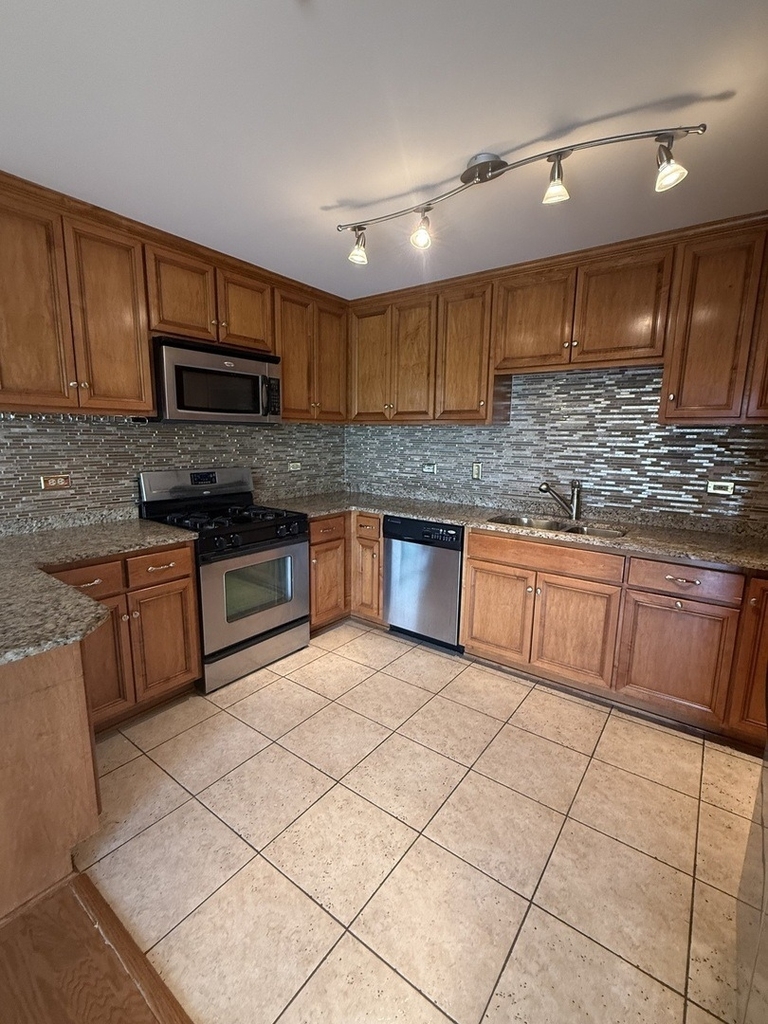 7050 183rd Street - Photo 2