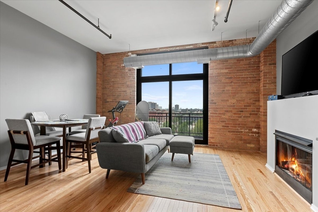 2024 S Wabash Avenue - Photo 2