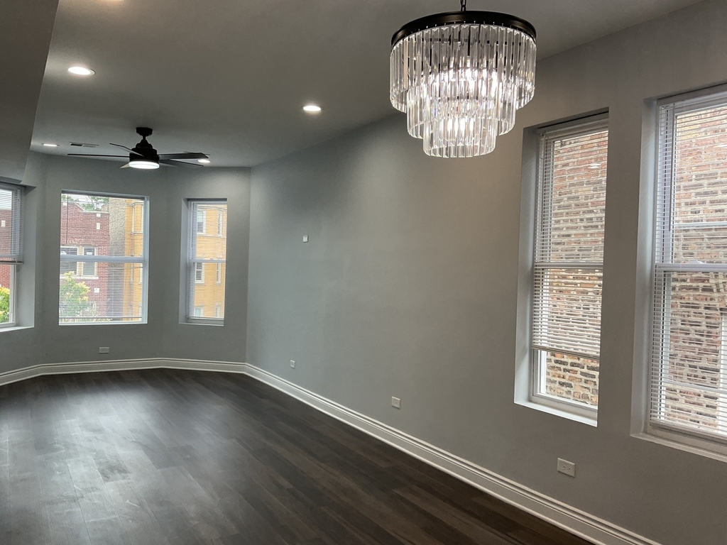 7940 S Carpenter Street - Photo 5