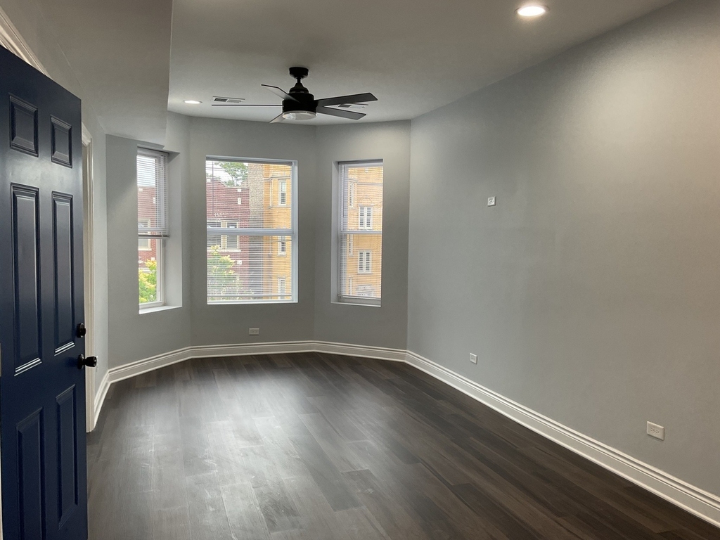 7940 S Carpenter Street - Photo 6