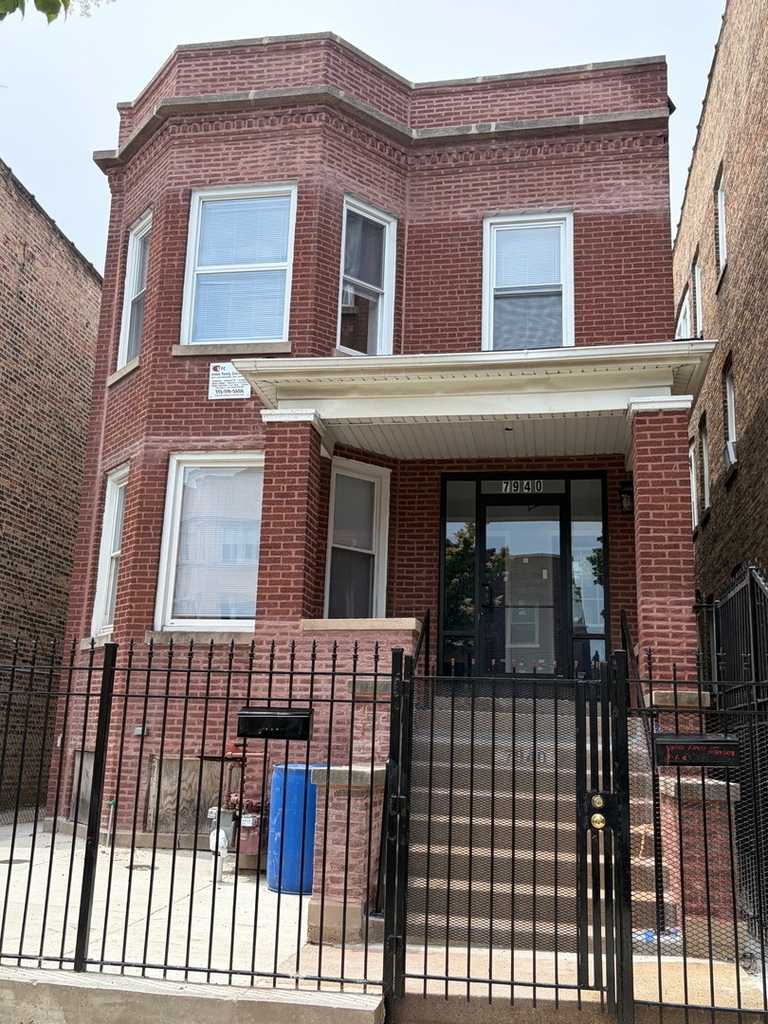 7940 S Carpenter Street - Photo 0