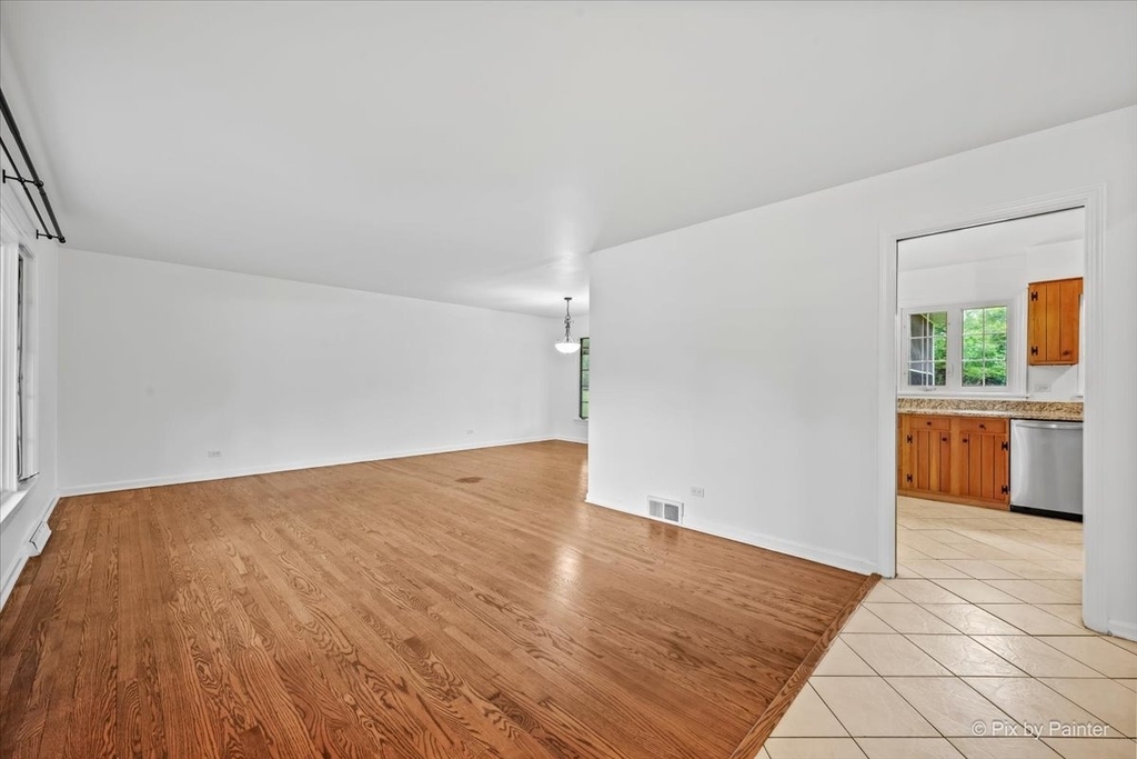 116 S Deerpath Road - Photo 2