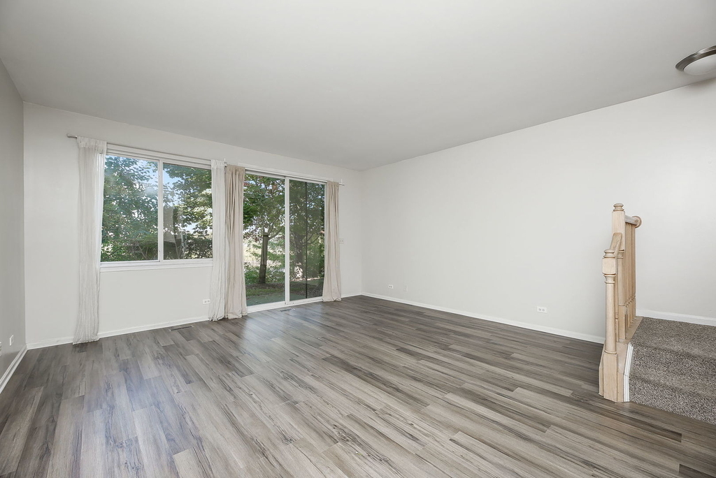 2943 Kentshire Circle - Photo 2