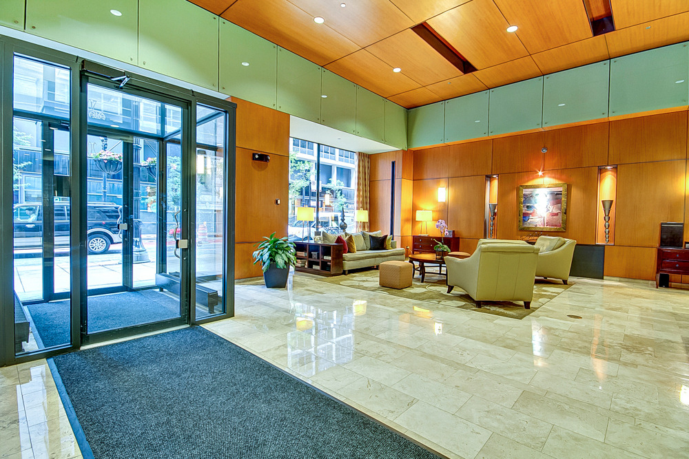 208 W Washington Street - Photo 17
