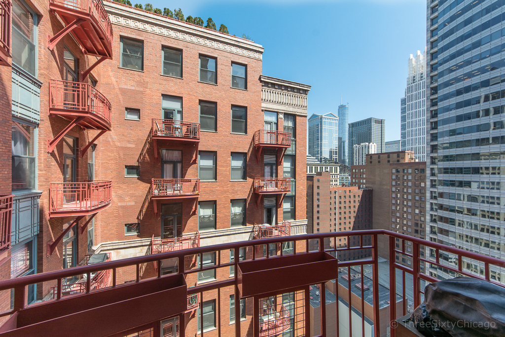 208 W Washington Street - Photo 13