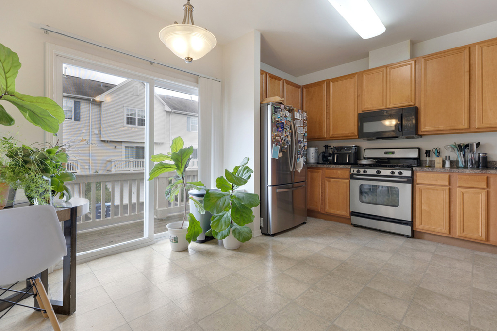 726 Hanbury Drive - Photo 4
