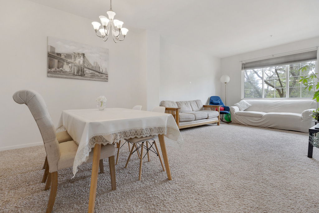 726 Hanbury Drive - Photo 3
