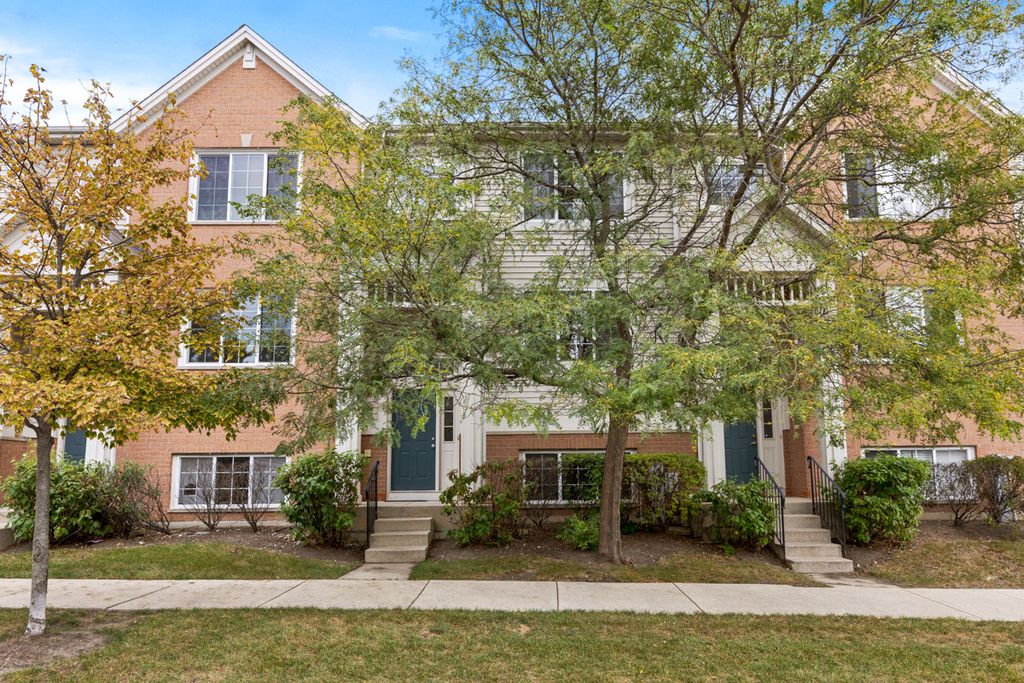 726 Hanbury Drive - Photo 0