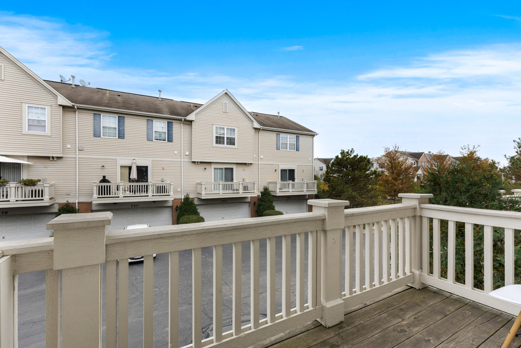 726 Hanbury Drive - Photo 7