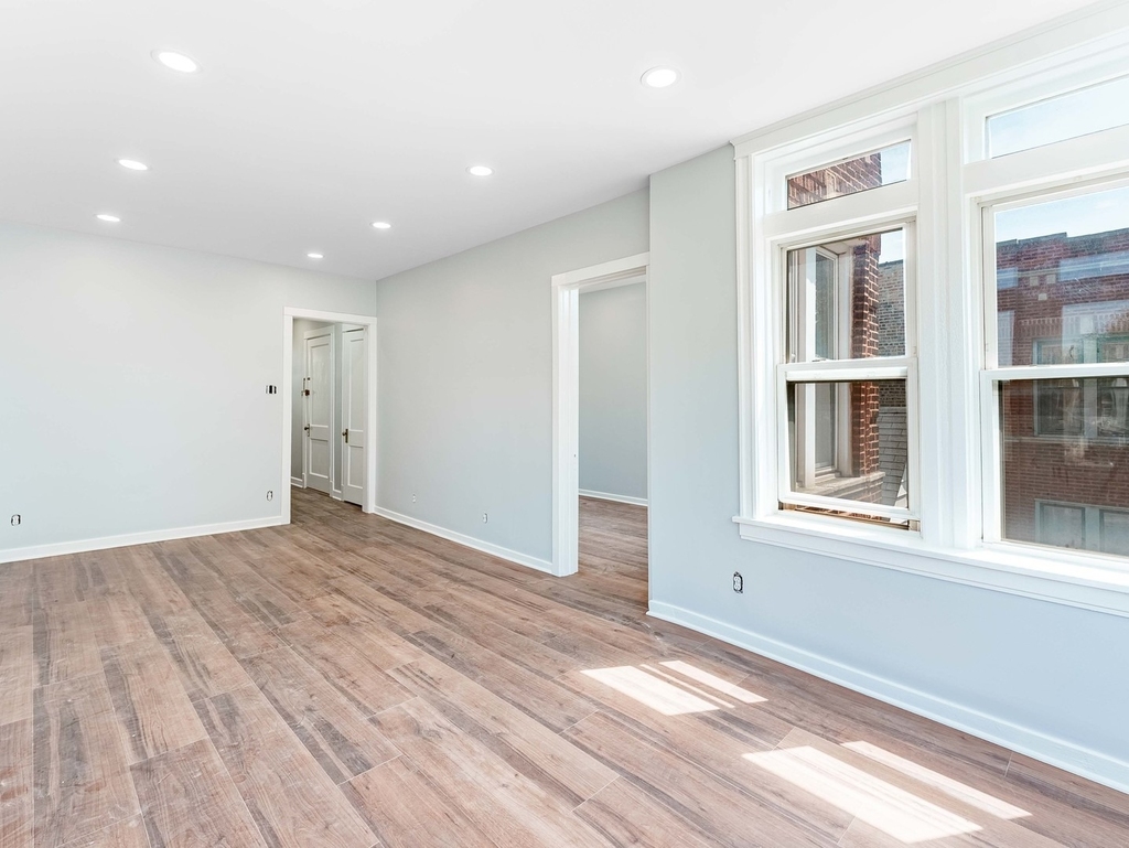 3720 W Eddy Street - Photo 2