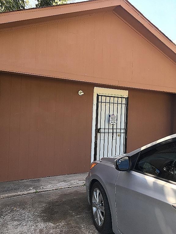602 Illinois Street - Photo 0