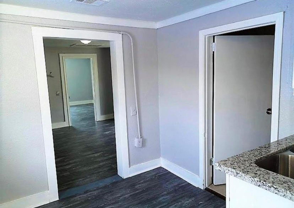 412 N 8th Street - Photo 1