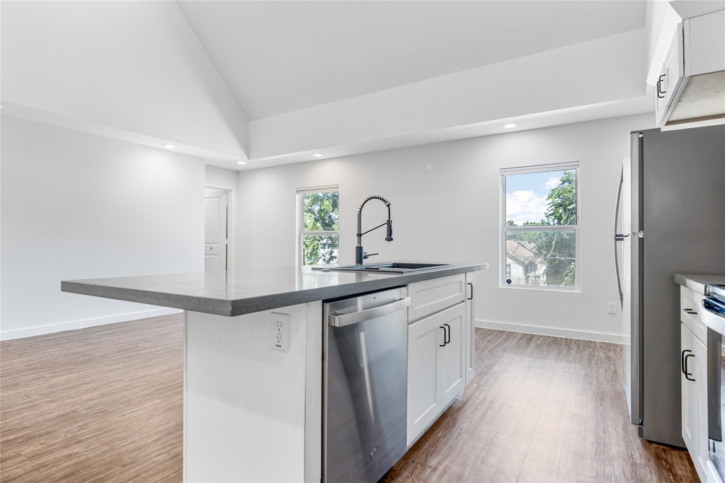 3426 Tuam Street - Photo 33