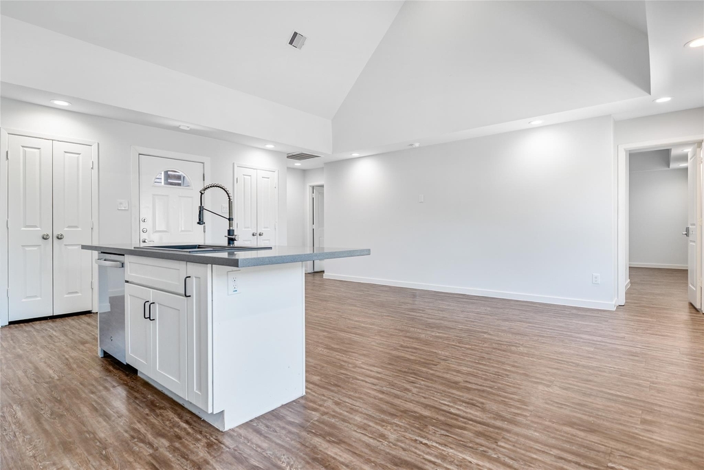 3426 Tuam Street - Photo 35