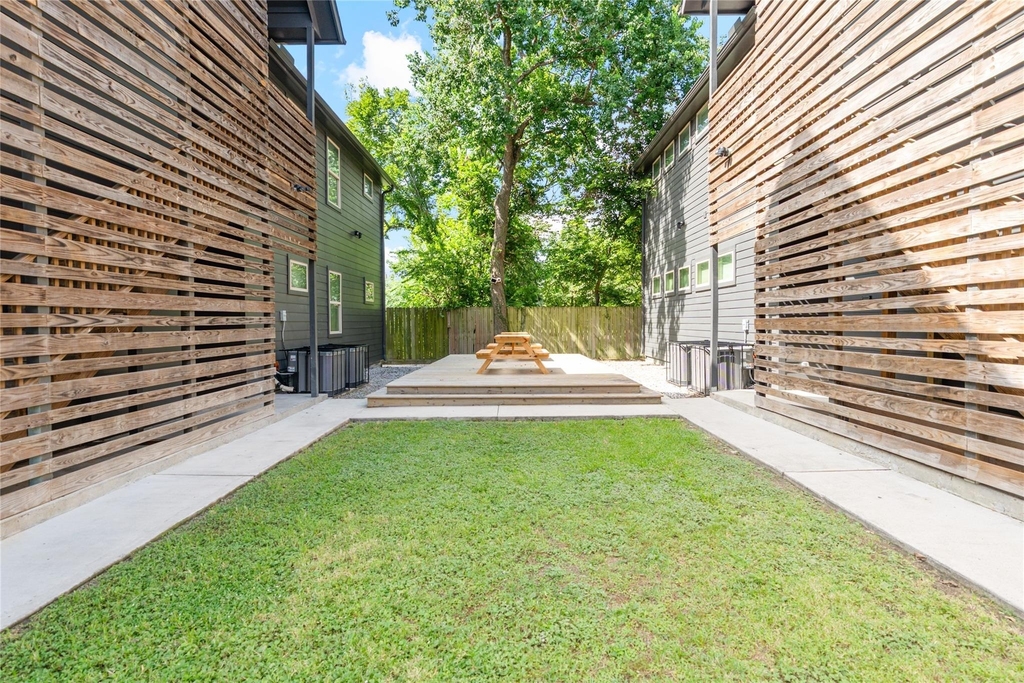 3426 Tuam Street - Photo 14