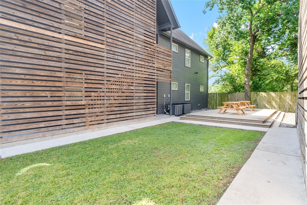 3426 Tuam Street - Photo 15