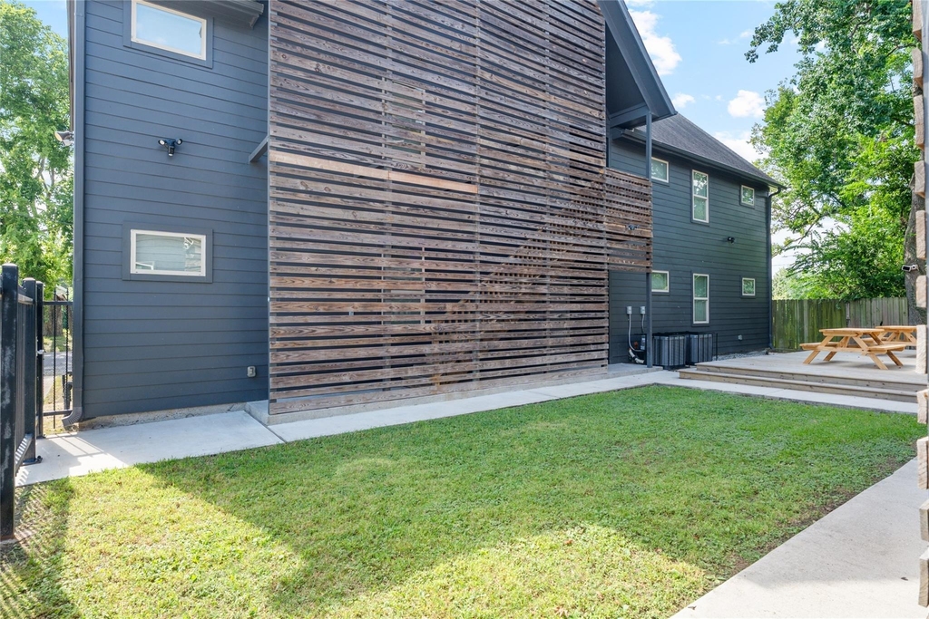 3426 Tuam Street - Photo 16