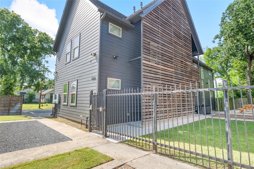 3426 Tuam Street - Photo 8
